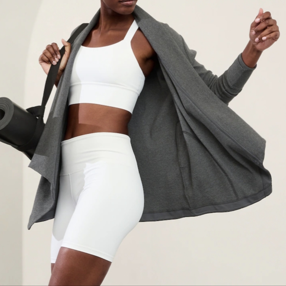 NWT & bag Large Athleta warm grey Pranayama Restore wrap